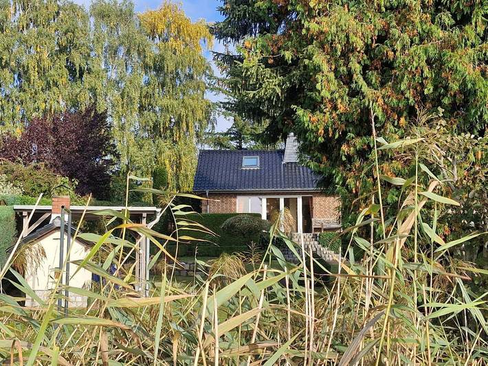 Geräumiges Ferienhaus direkt am See mit Terrasse, Kamin und eigenem Ruderboot in Blankensee (Mecklenburg), Mecklenburg-Strelitz