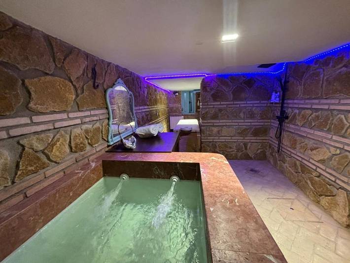 Lägenhet för 2 Personer, med bubbelpool och terass i Andalusien