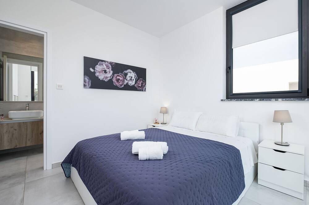 Protaras Almaria Villa #7 is a modern luxury villa with all the amenities in Protaras, Südzypern