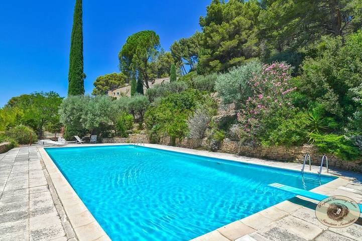 Maison de vacances pour 20 personnes, avec jardin et balcon à Le Beausset