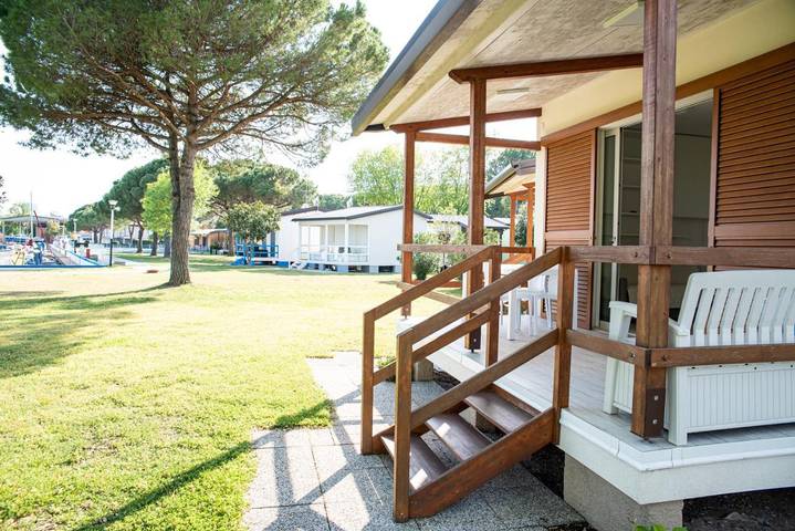 Ferienwohnung für 5 Personen, mit Balkon und Terrasse sowie Garten und Kinderpool in Jesolo