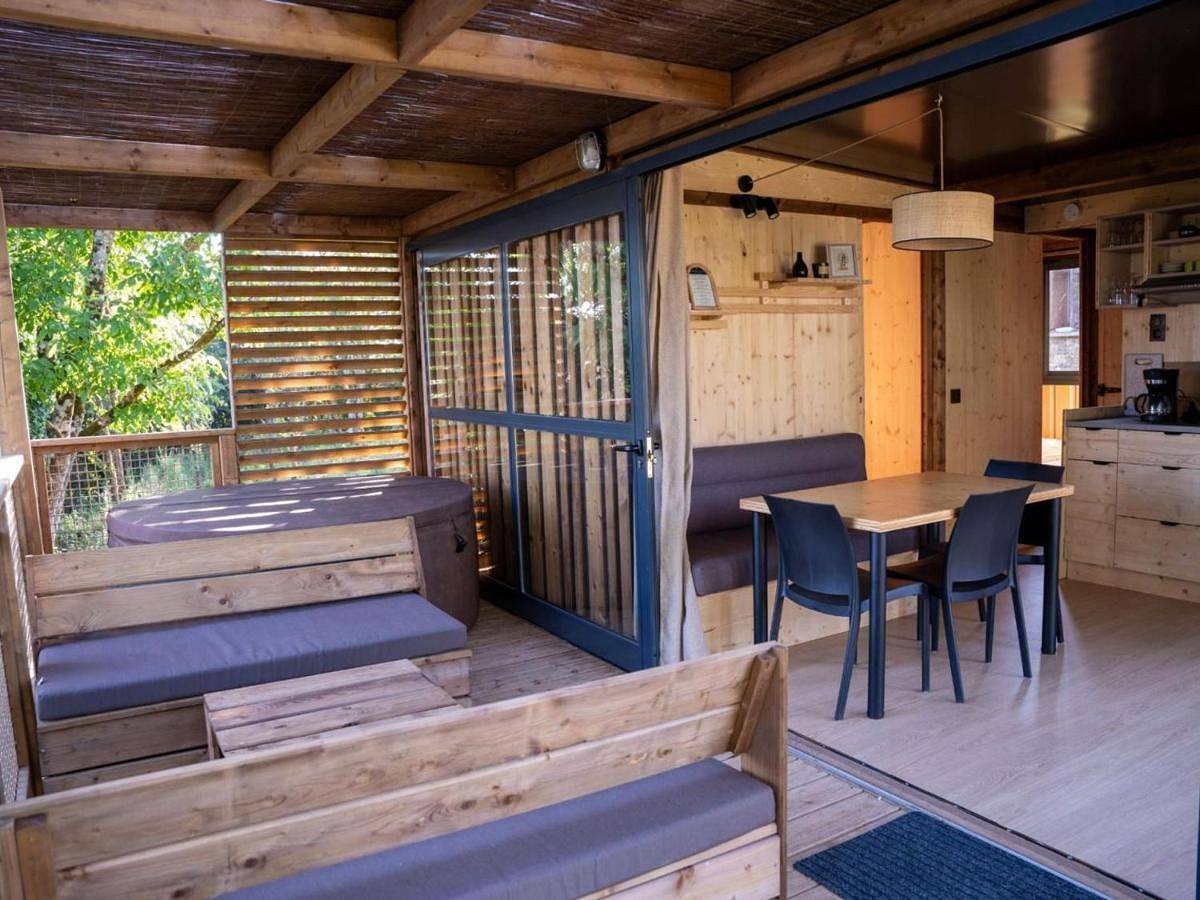 Cabane bucolique avec wifi, animaux admis, parking - Fr-1-653-287 in Bioussac, Charente