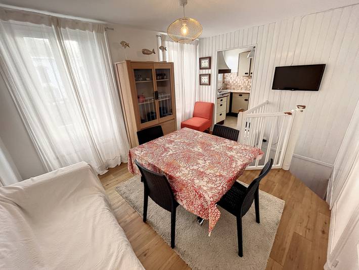 Ganze Wohnung, Duplex mit Terrasse, 400 m vom Strand und Zentrum entfernt in Granville, Côte de la Déroute