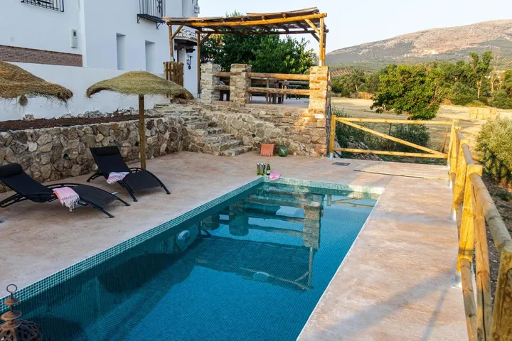 Casa de vacaciones para 11 personas, con balcón además de piscina y vistas - 1