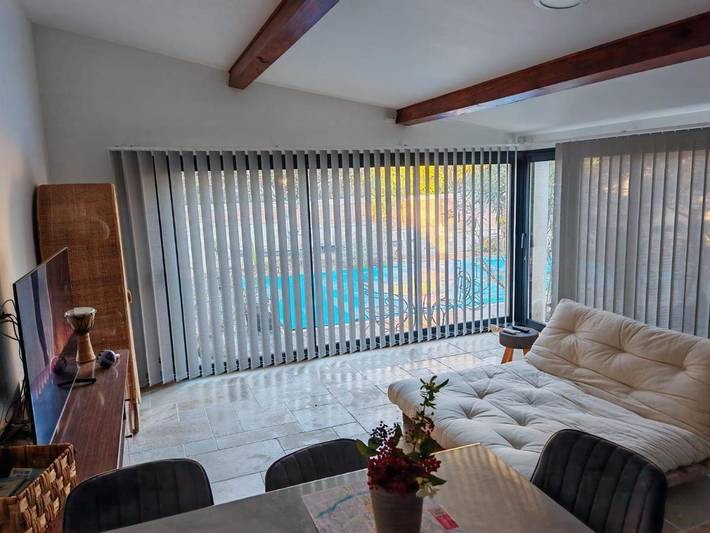 Maison d’hôte pour 2 personnes, avec piscine ainsi que jardin et vue