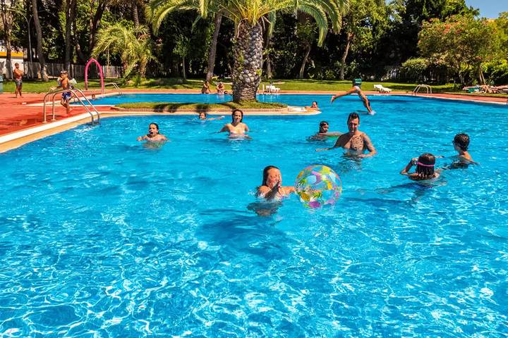 Camping pour 6 personnes, avec terrasse et piscine, animaux acceptés sur la Costa Brava - 2