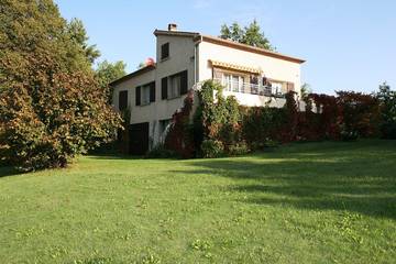 Gîte pour 8 personnes, avec jardin à Mison