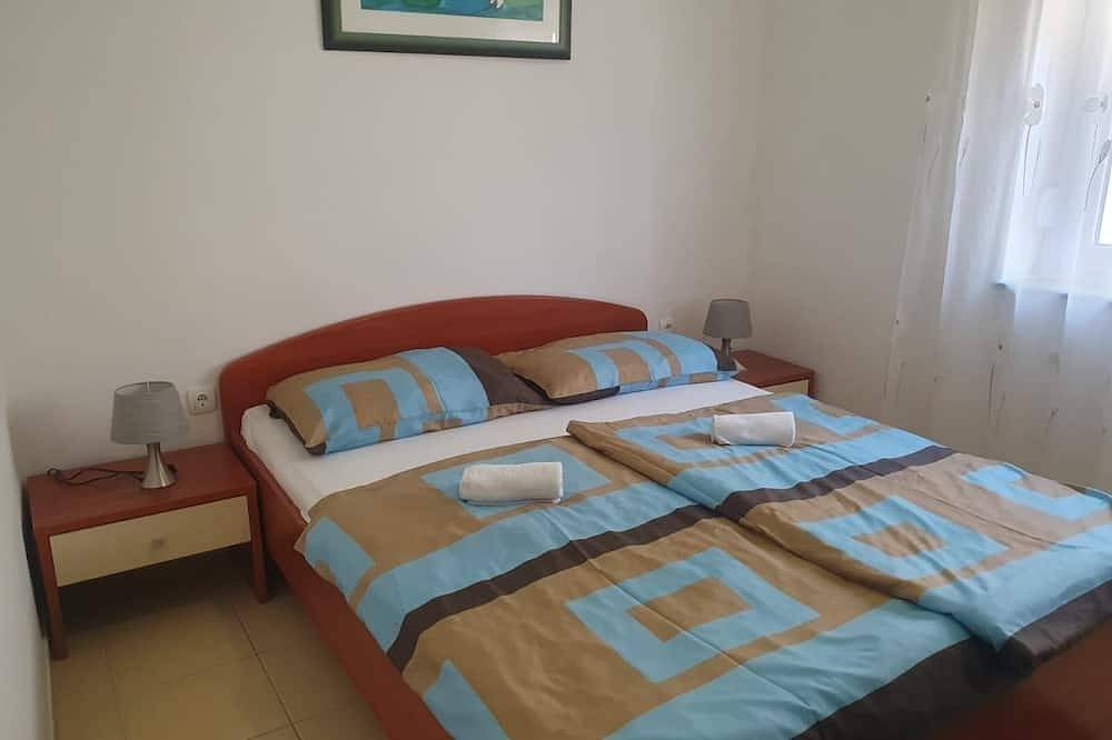 Ganze Wohnung, Apartment 30m vom Meer, Mit Boje für Boote vor dem Hausdirekt am Meer, (4+1) in Sukosan, Zadar