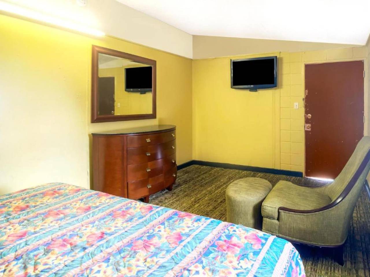Entire apartment, King Bed|Smoking|Mobile Al in Mobile (AL), Mobile Bay