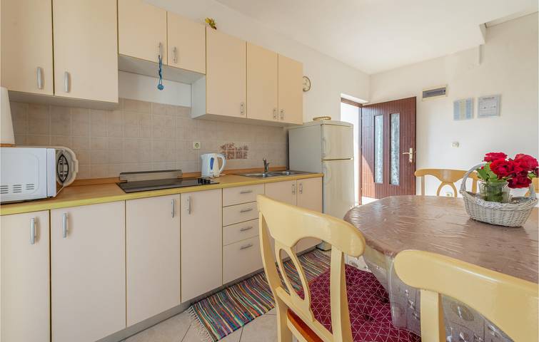 Ferienwohnung für 4 Personen, mit Terrasse und Garten in Privlaka - 4