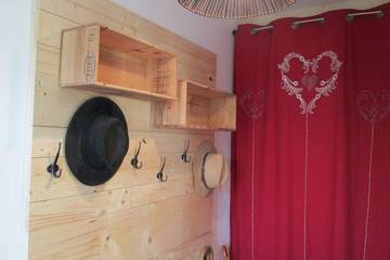 Gîte pour 6 personnes, avec terrasse à Sapois