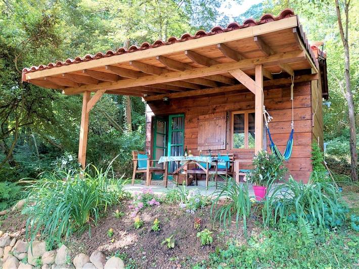 Maison de campagne pour 2 personnes, avec bassin pour enfant et vue ainsi que jardin et piscine, animaux acceptés à Saint-Laurent-de-Neste