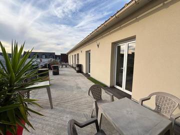 Gîte pour 10 personnes, avec terrasse dans Vallères