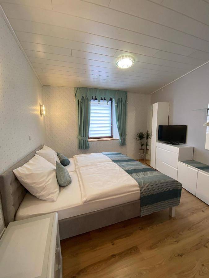 Ferienwohnung für 3 Personen, mit Terrasse und Ausblick in Hatzenport - 4