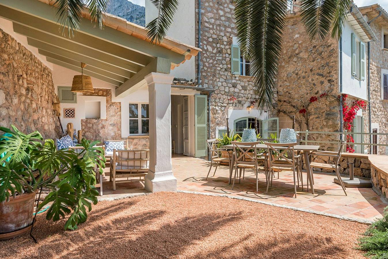Design stone house in Mallorca's Sóller valley in Biniaraix, Sóller