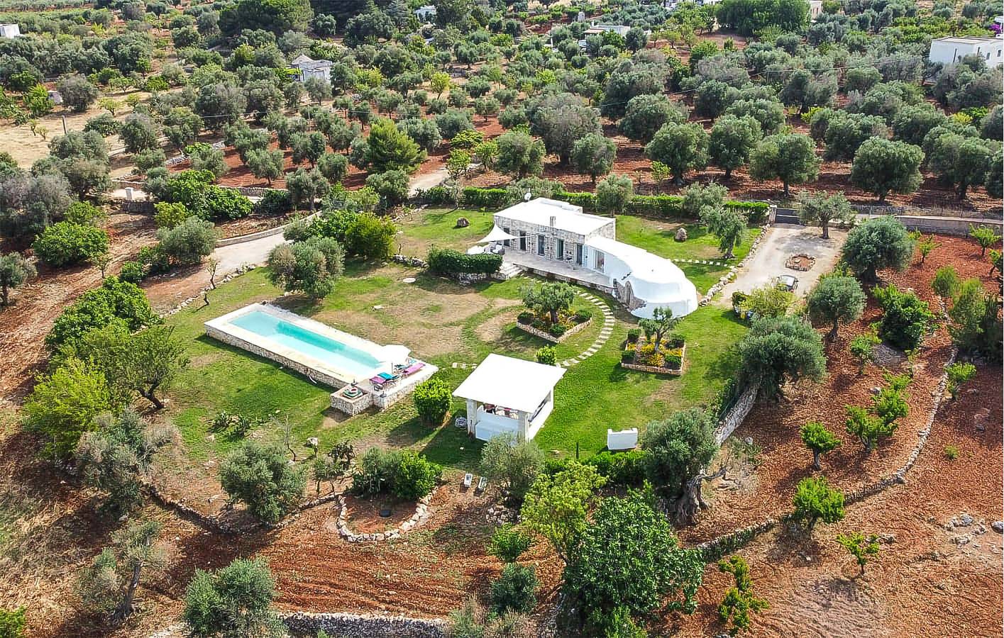 Cozy 1BR Apartment with Pool & WiFi Near Ristorante Gigione in Ostuni, Salento