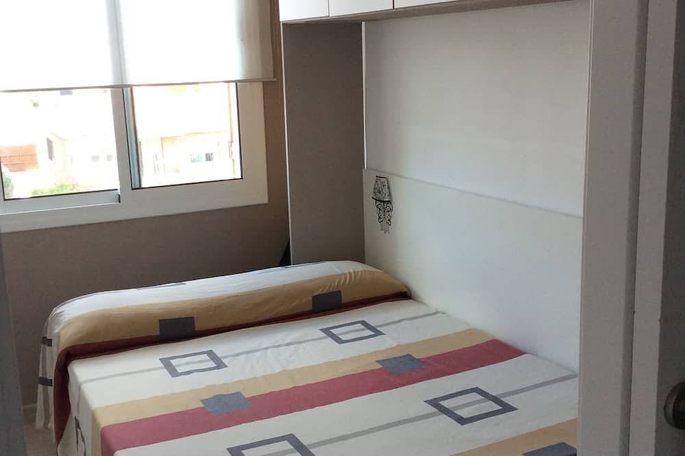 Entire apartment, Apartment with pool and sea views and Air Conditioning. Very quiet area in Segur de Calafell, Calafell