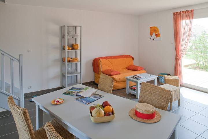 Ferienhaus für 4 Personen, mit Balkon und Pool - 1