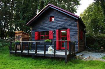 Maison de campagne pour 3 personnes, avec jardin et vue ainsi que terrasse et vue sur le lac à Paule