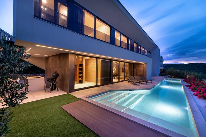 Ferienhaus für 8 Personen, mit Pool und Balkon sowie Sauna in Vrbnik