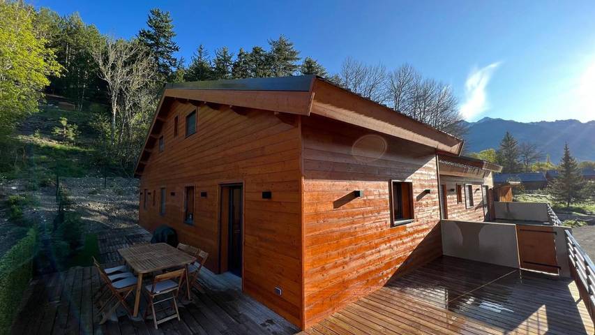 Gîte pour 10 personnes, avec jardin et vue à Faucon-de-Barcelonnette - 2
