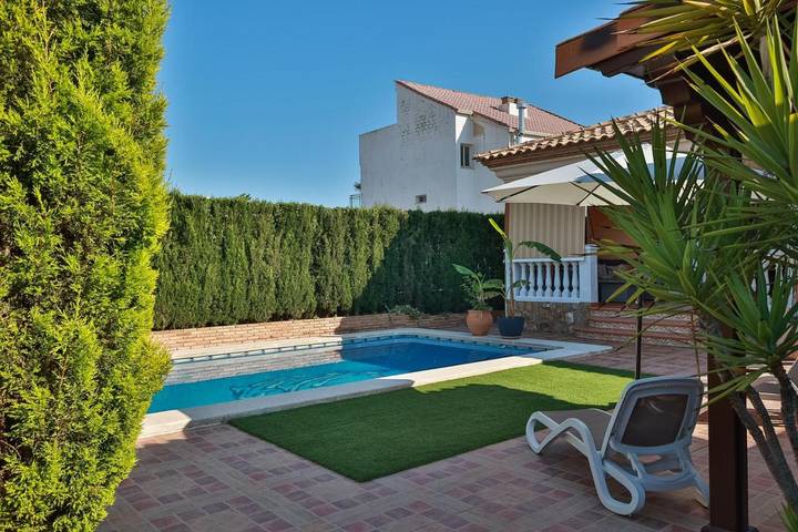 Casa rural para 6 personas, con Terraza y Piscina en Plana Baixa