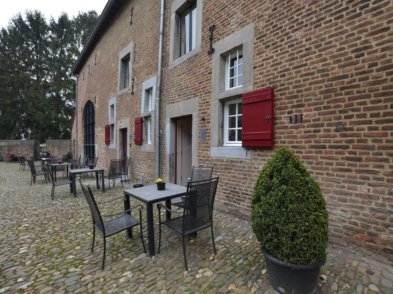 Villa in Mesch met tuin in Eijsden, Limburg