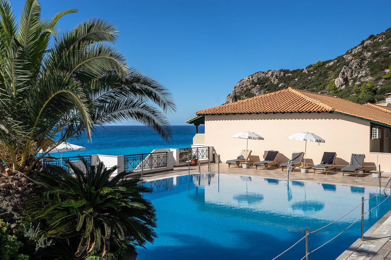 Entire studio, Apartment Hotel 'Sunset Supreme Studio A' near Beach with Pool, Garden & Wi-Fi in Agios Nikitas, Greece