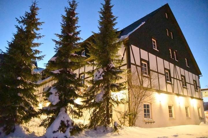 Hotel für 2 Personen, mit Terrasse und Garten sowie Sauna in Hermsdorf
