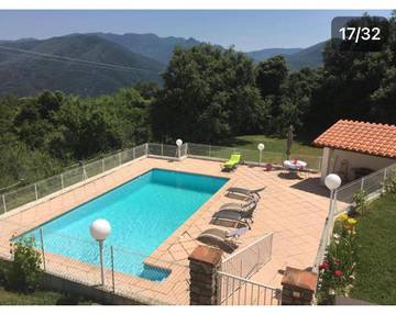 Gîte pour 6 personnes, avec vue ainsi que piscine et jardin à Montbolo