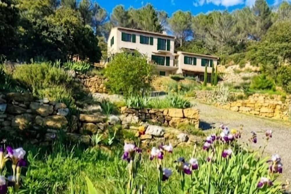 L'Oustaou… La Suite : Villa Balcon panoramique entre Luberon et Ste-Victoire in Jouques, Région d'Aix-en-Provence
