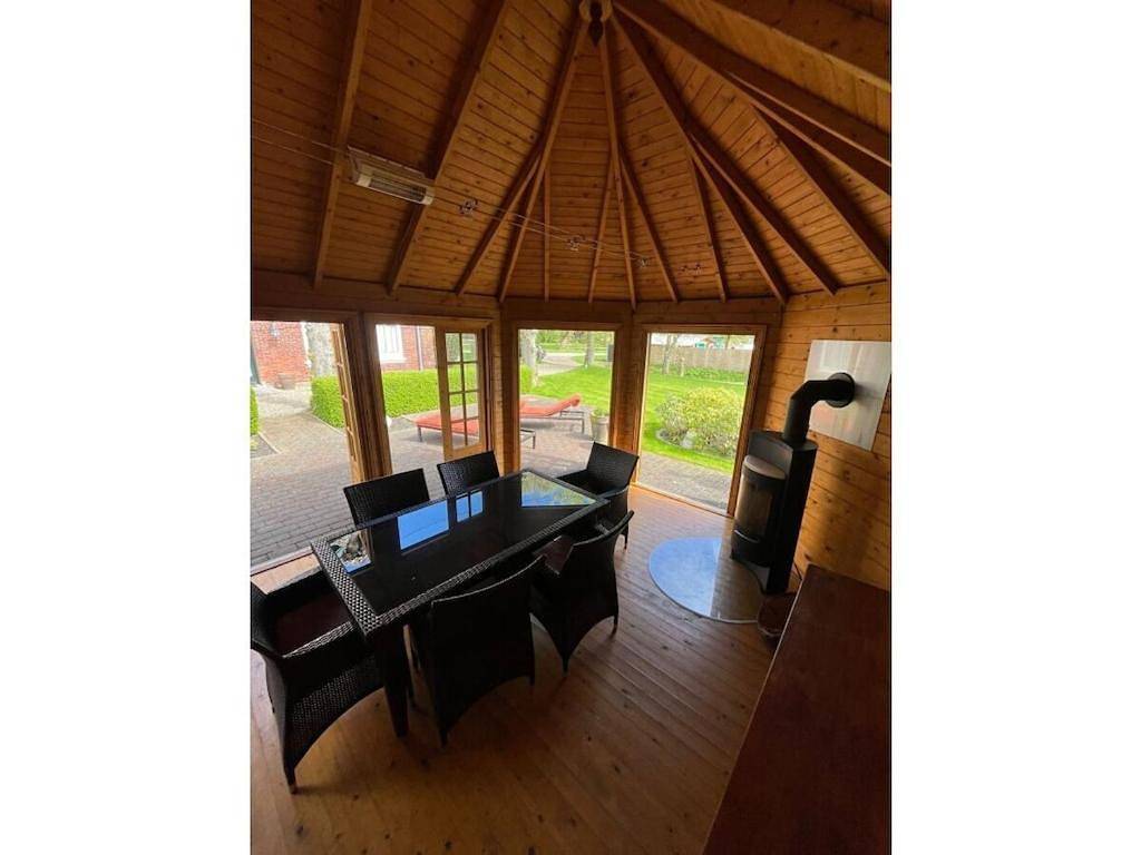 Huus Rungholt Comfortable holiday residence in Lehe, Halbinsel Eiderstedt
