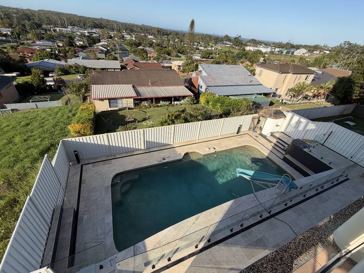 Holiday rental for 12 people, with pool and balcony/terrace, child-friendly in Woolgoolga