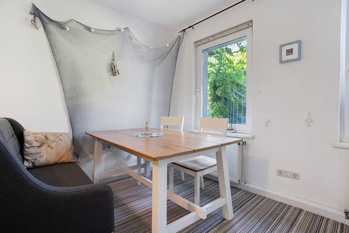 Ganze Wohnung, Ferienwohnung 'Landhaus Peenemünde - Garten' mit Privatem Garten und Wlan in Peenemünde, Usedomer Norden