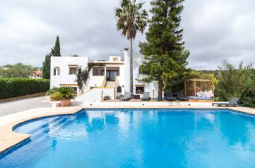 Villa in Santa Eulària des Riu, East Ibiza für 12 
