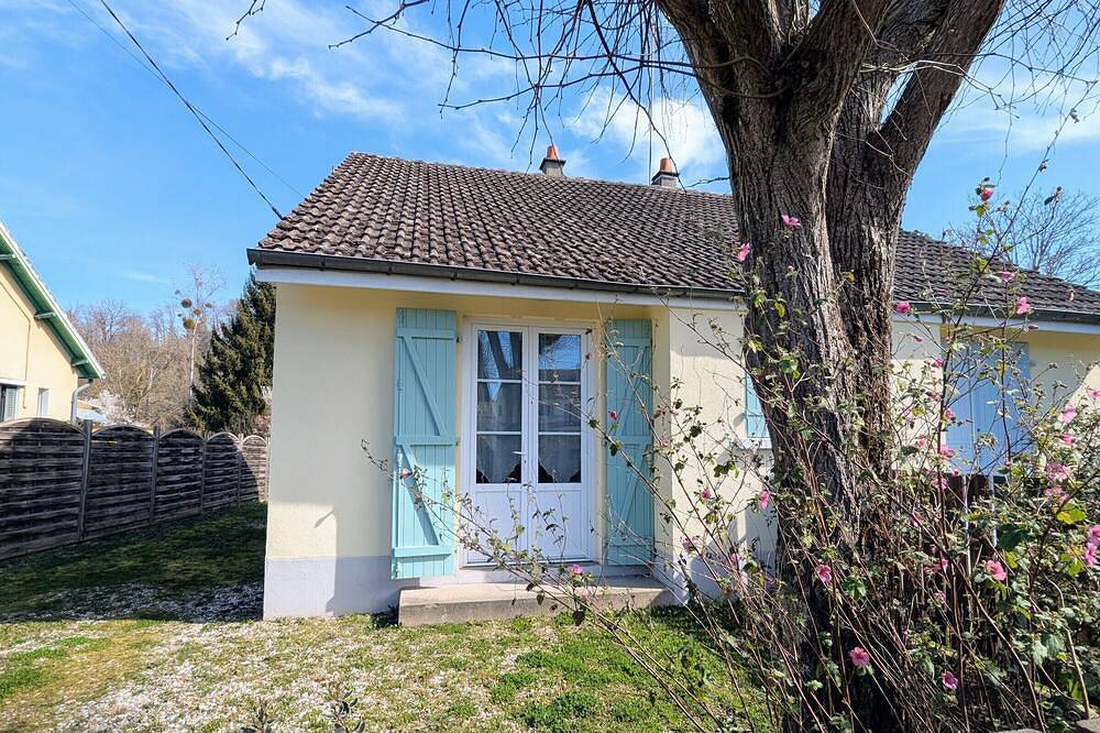 Gîte au bord de la Creuse avec parking privé à Ceaulmont in Ceaulmont, Région de La Châtre