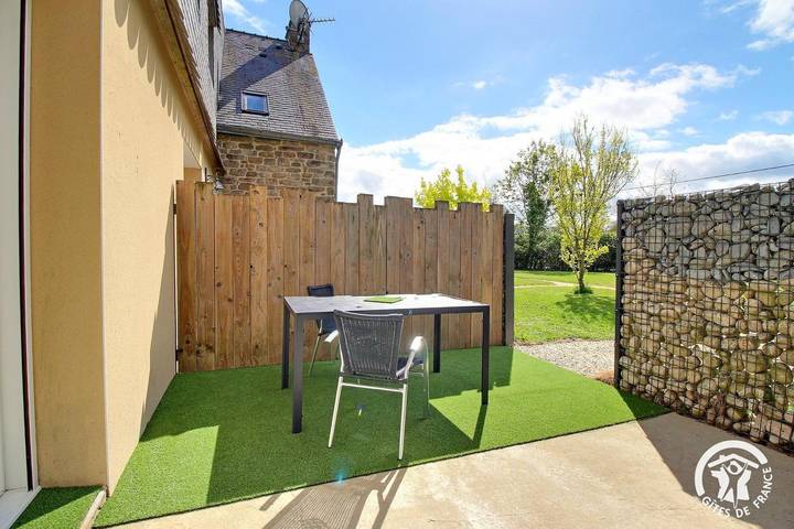Gîte pour 2 personnes, avec piscine et jardin à Treffléan - 4