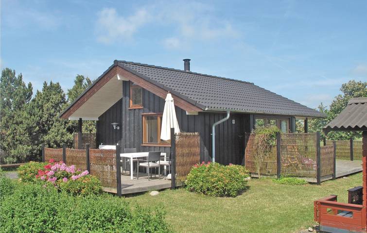 Ferieudlejning for 4 personer, med Terrasse og Have i Vordingborg