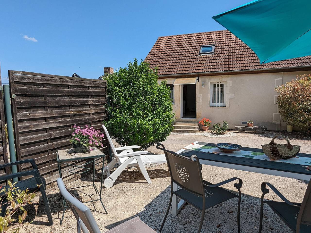 Renoviertes Dorfhaus mit privatem Hof und Parkplatz in Quincy-le-Vicomte, Montbard und Umgebung