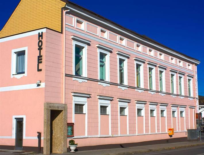 Hotel für 3 Personen, mit Balkon und Terrasse in Baden bei Wien