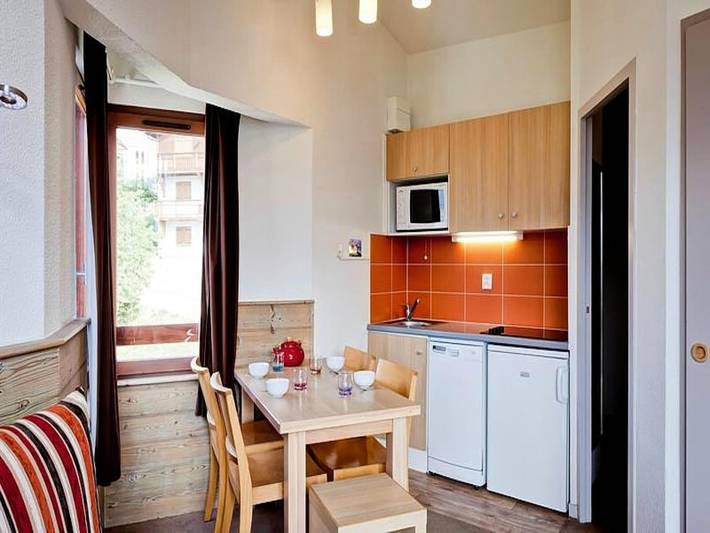 Gîte pour 4 personnes, avec piscine et balcon dans La Tania - 2