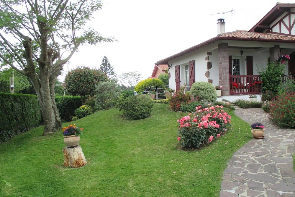 Apartamento entero, Au Pays Basque, Entre mer et Montagne, au Calme, Appartement T3 in Ustaritz, Region de Bayona