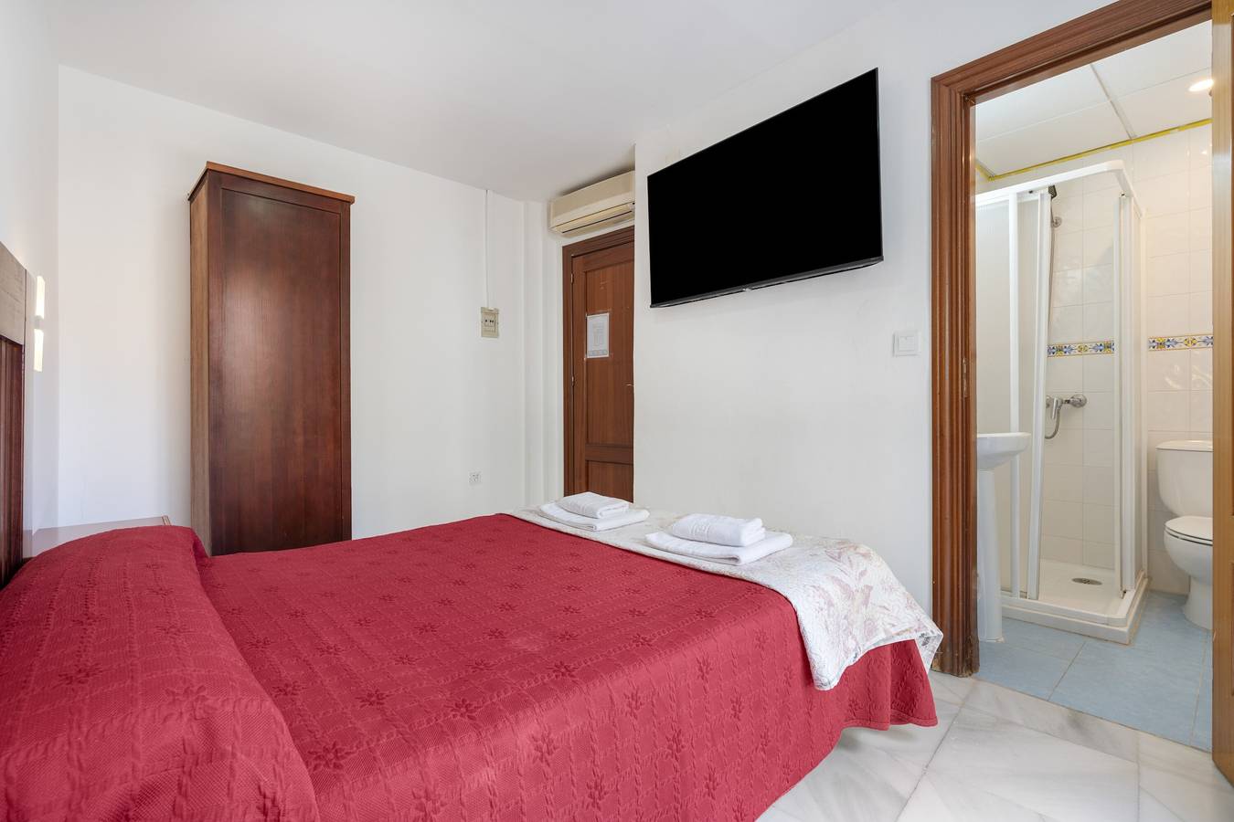 Chambre « Habitación 102 » avec balcon, Wi-Fi et climatisation in Grenade, Province de Grenade