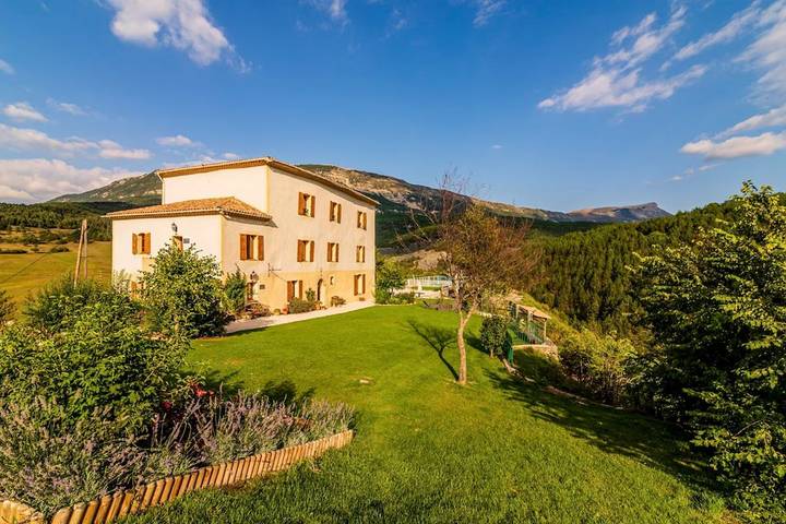 Château pour 15 personnes, avec Balcon ainsi que Jacuzzi et Piscine en Provence