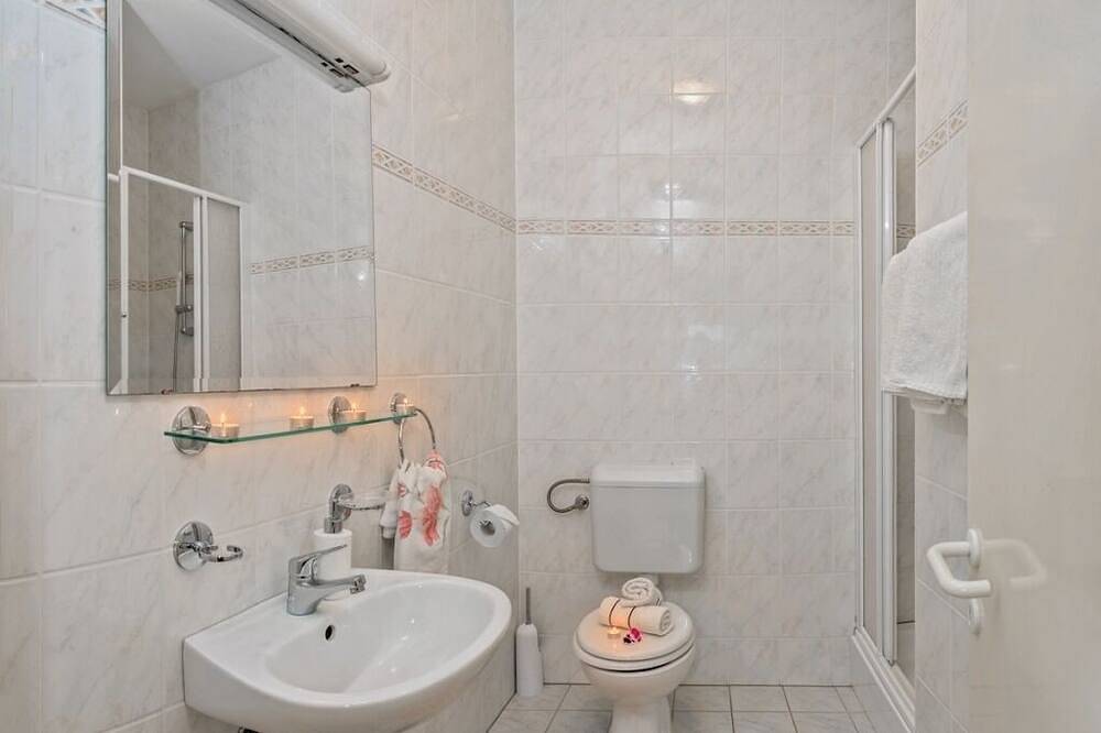 Room 3758-4 for 2 Pers. in Bol in Bol , Brac