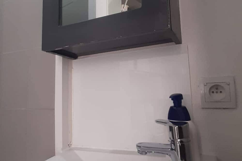 Entire apartment, Studio en Plein Centre Ville in Montmorency, Val-d'Oise