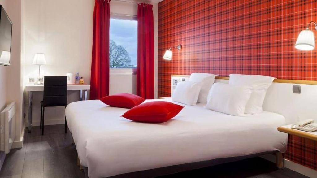 Comfort Triple Room in Rosporden, Région de Quimper