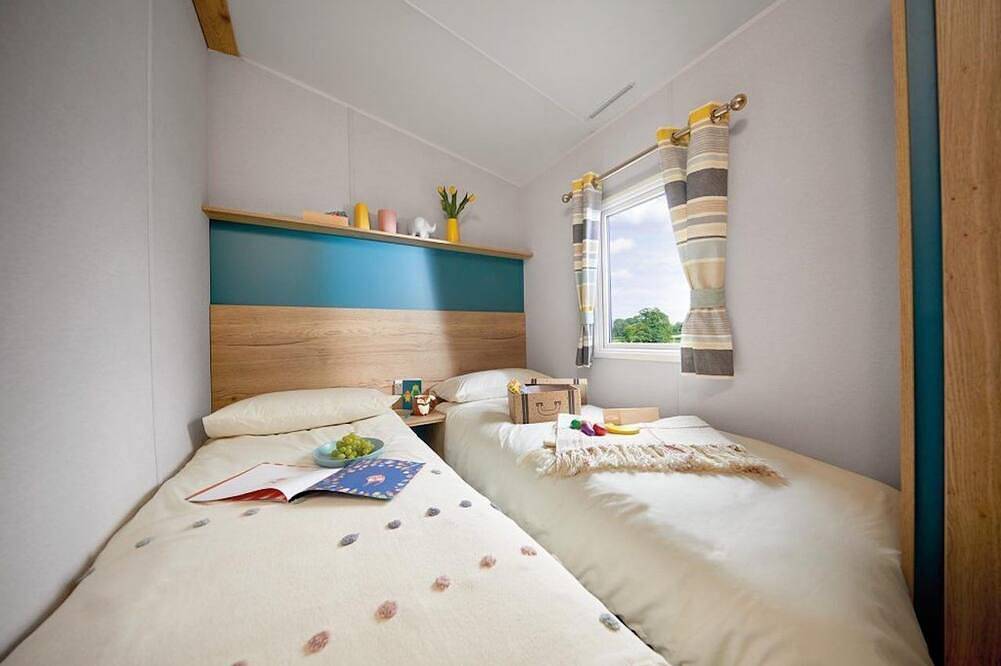 Beautiful 2 Bedroom Caravan On A Fantastic, Popular  Site in Edinburgh and Lothian