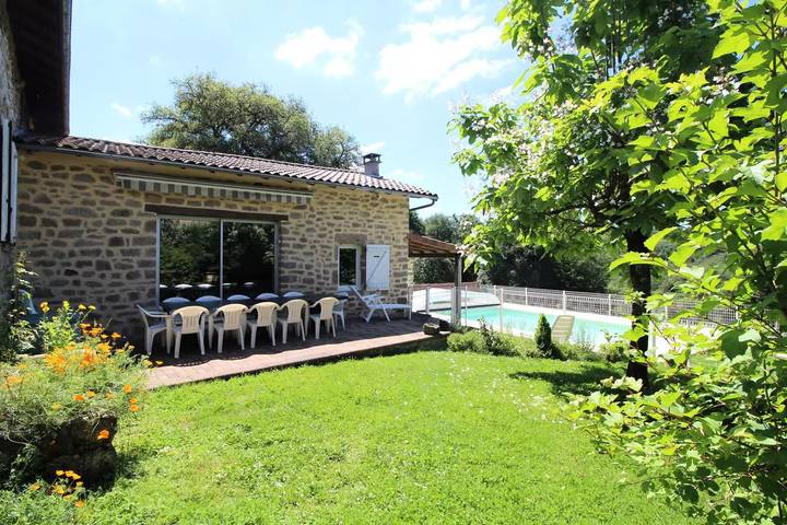 Gîte pour 12 personnes, avec Terrasse et Jardin