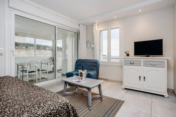 Ferienwohnung für 4 Personen, mit Terrasse und Ausblick in Hendaye